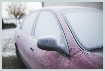 冬の車のトラブル！窓が凍ってしまった場合の解氷方法は？